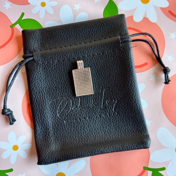 Silver Rectangular Pendant - Picture 5 of 5